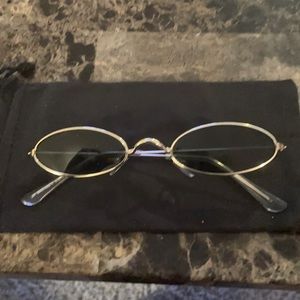 Classic small frame dark Sunglasses